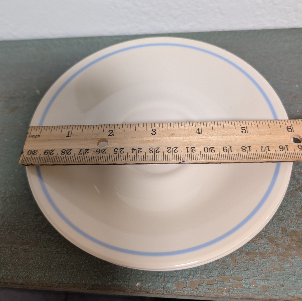 Vintage Corning Corelle Set of 4 Ecru Cream Colored Blue Rim Outlined Saucers - Picture 4 of 4